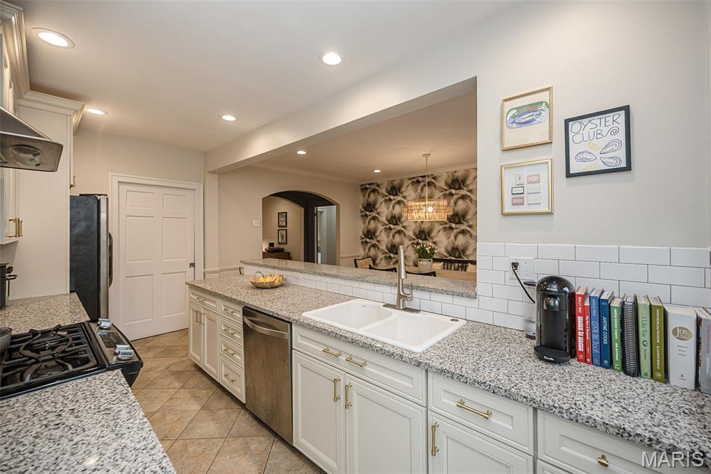215 N Central Avenue Unit: 2S