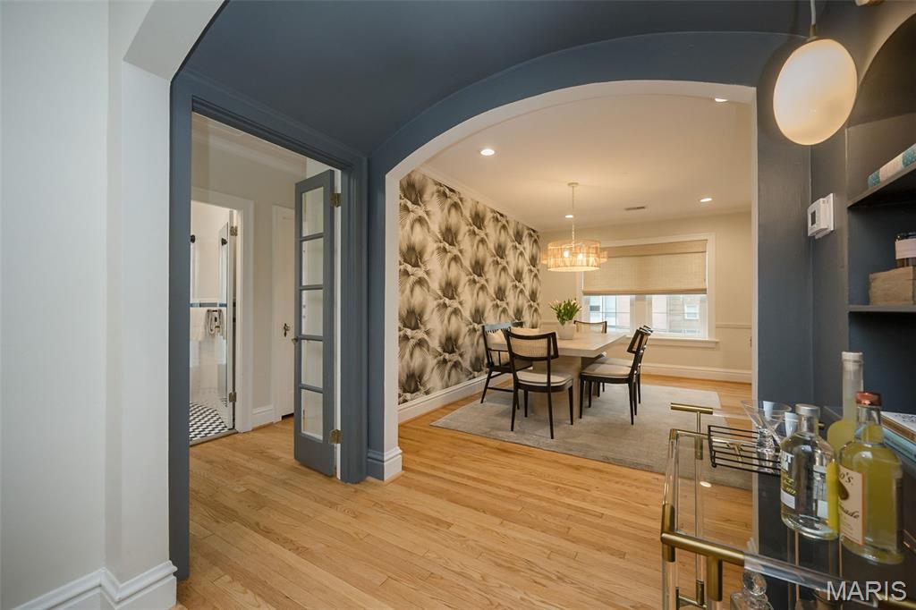 215 N Central Avenue Unit: 2S