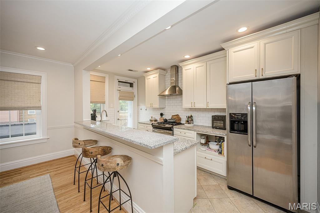 215 N Central Avenue Unit: 2S