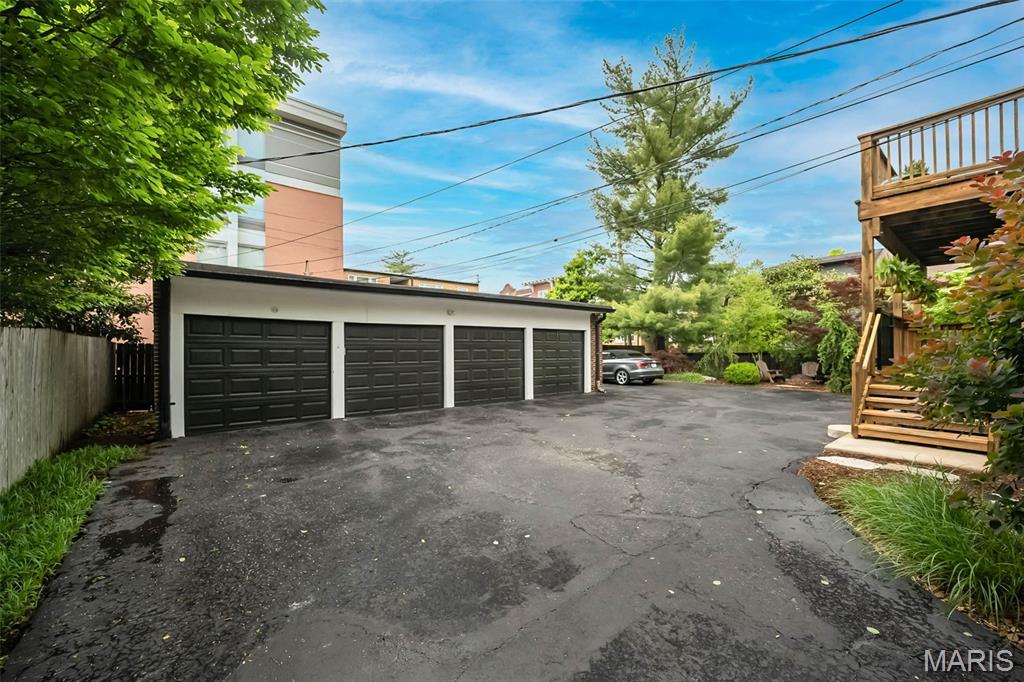 215 N Central Avenue Unit: 2S