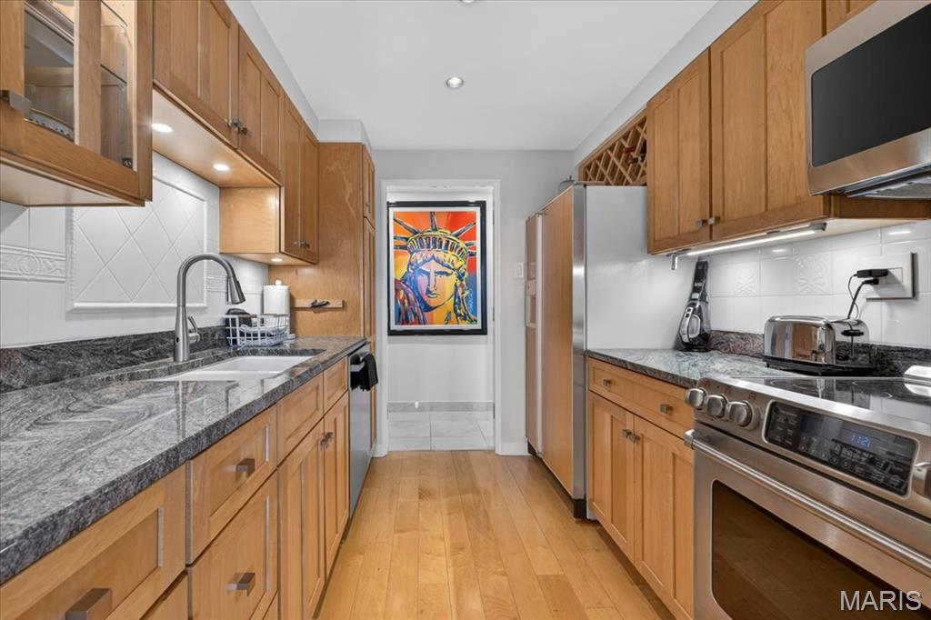 4501 Lindell Boulevard Unit: 10B