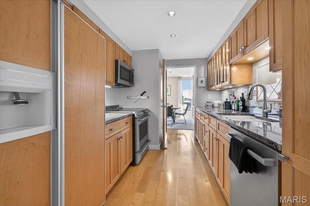 4501 Lindell Boulevard Unit: 10B
