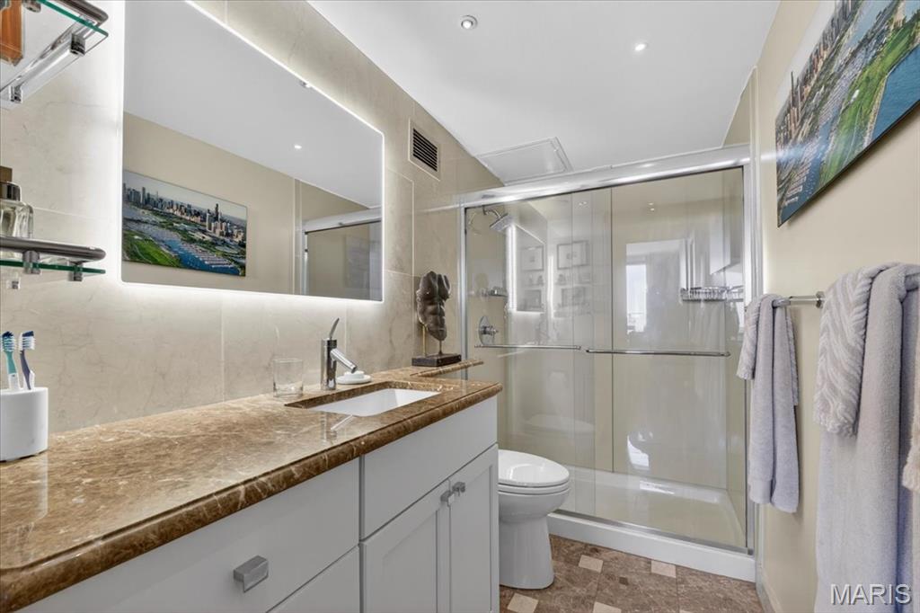 4501 Lindell Boulevard Unit: 10B