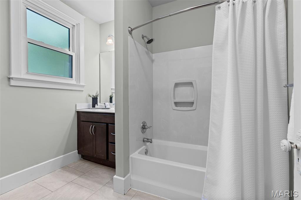 7065 Waterman Avenue