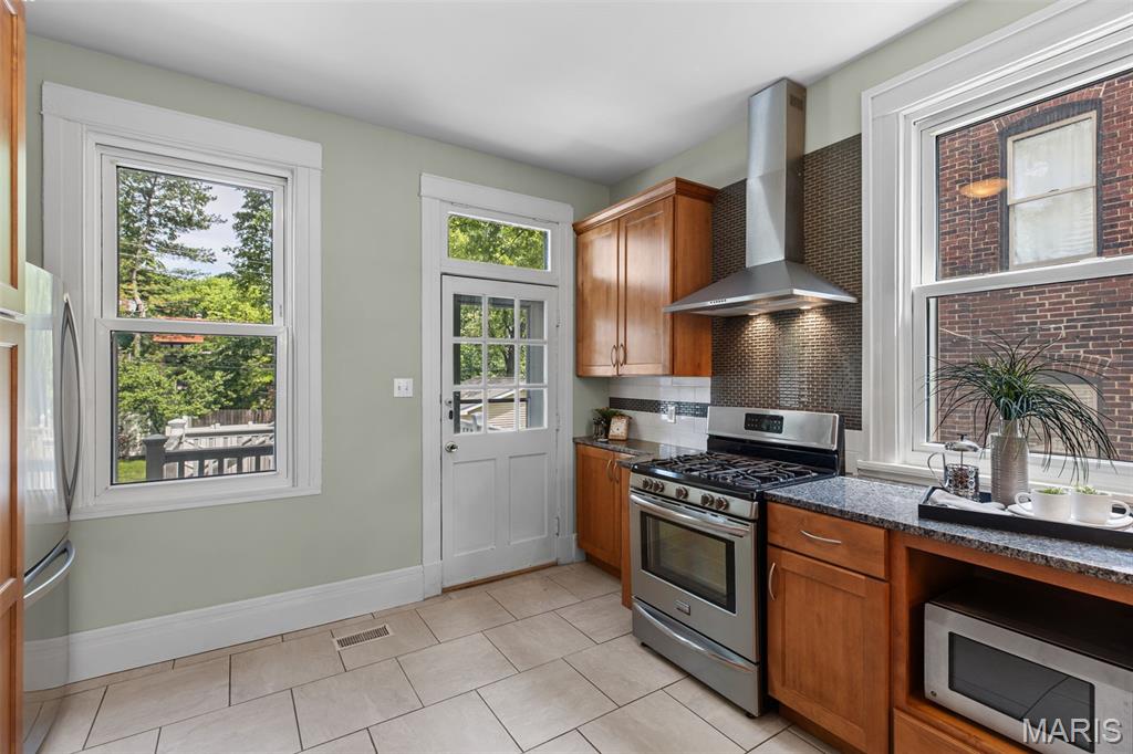 7065 Waterman Avenue