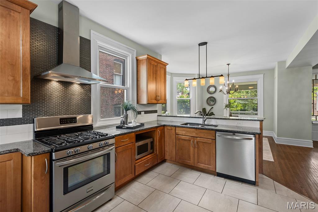 7065 Waterman Avenue