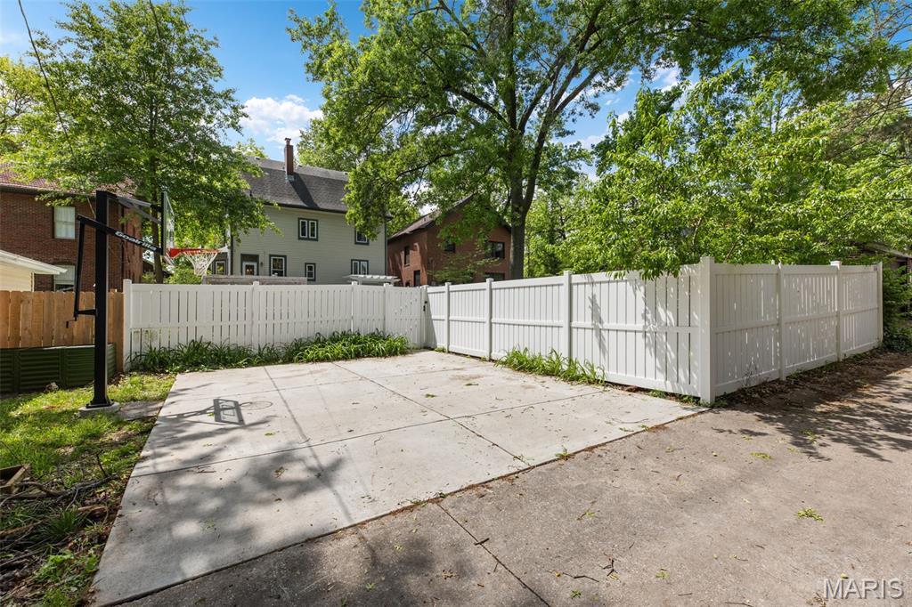 7065 Waterman Avenue