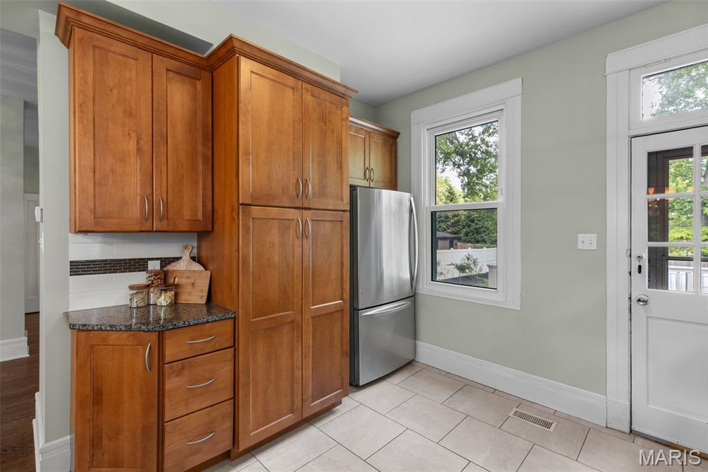 7065 Waterman Avenue