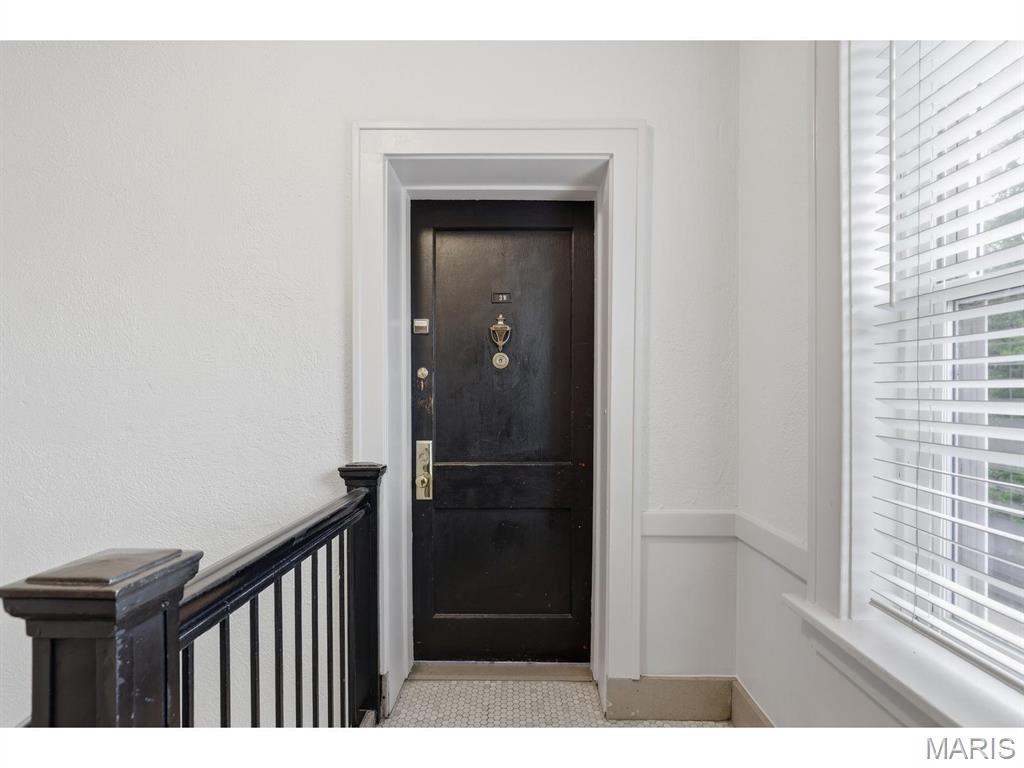 7012 Forsyth Boulevard Unit: 3W