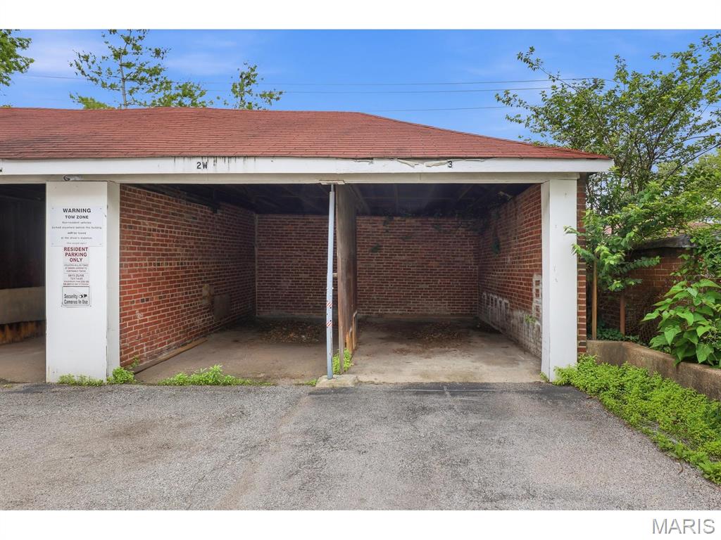 7012 Forsyth Boulevard Unit: 3W
