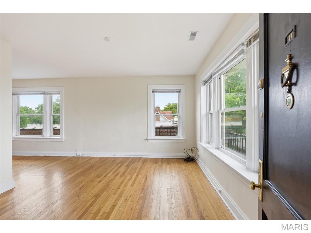 7012 Forsyth Boulevard Unit: 3W
