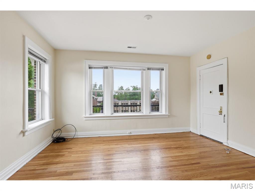 7012 Forsyth Boulevard Unit: 3W
