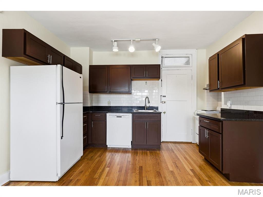 7012 Forsyth Boulevard Unit: 3W