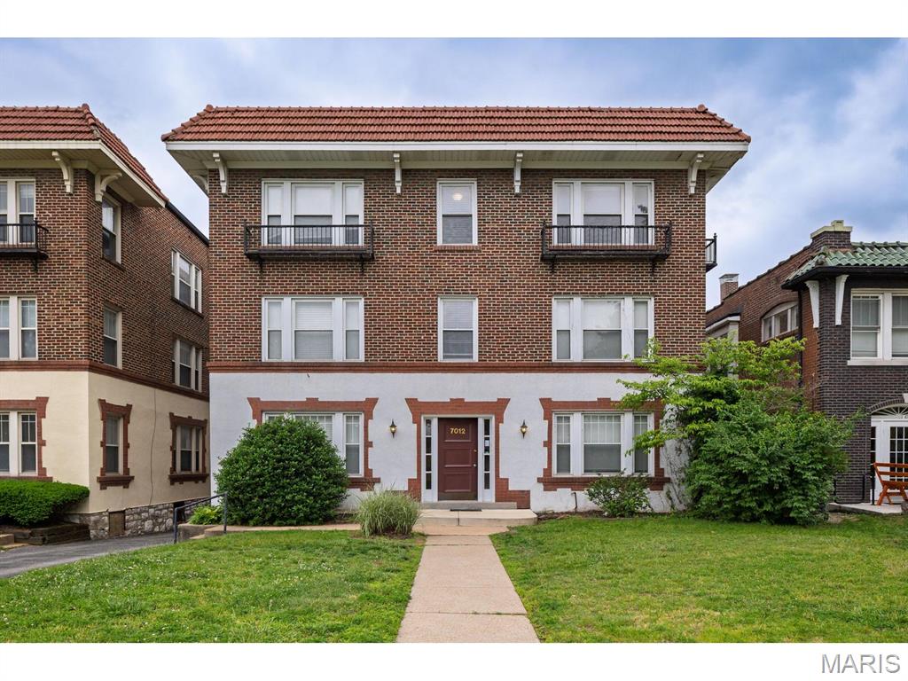 7012 Forsyth Boulevard Unit: 3W