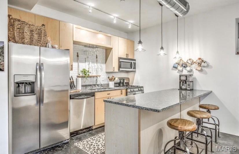 2401 S 12th Street Unit: 206