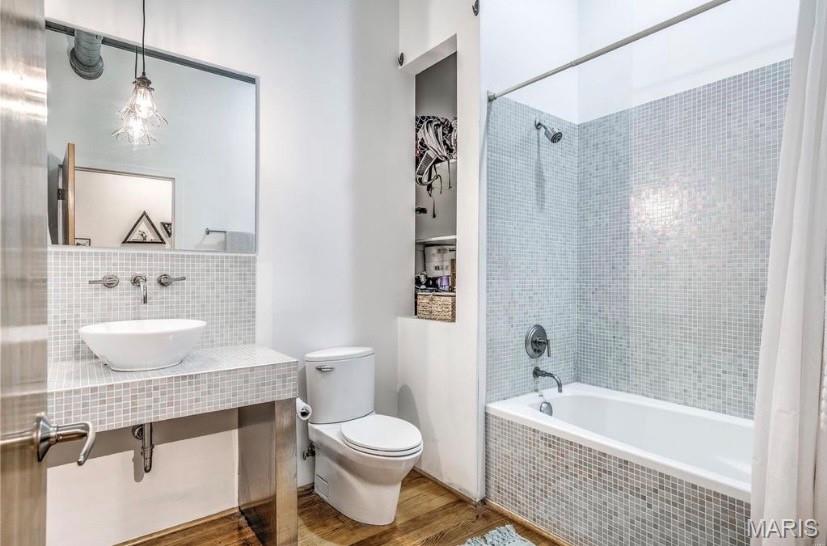 2401 S 12th Street Unit: 206