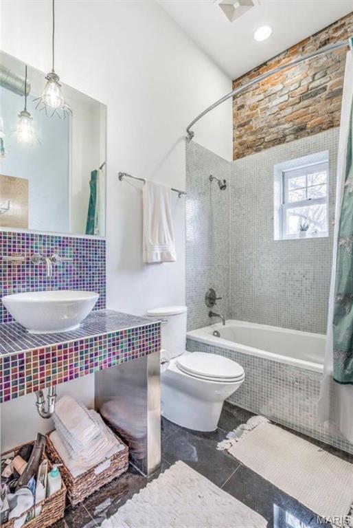 2401 S 12th Street Unit: 206