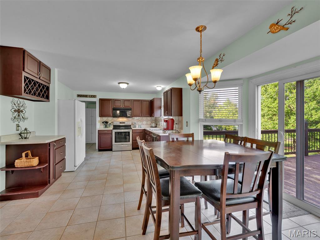 6915 Fieldstone Farms Drive