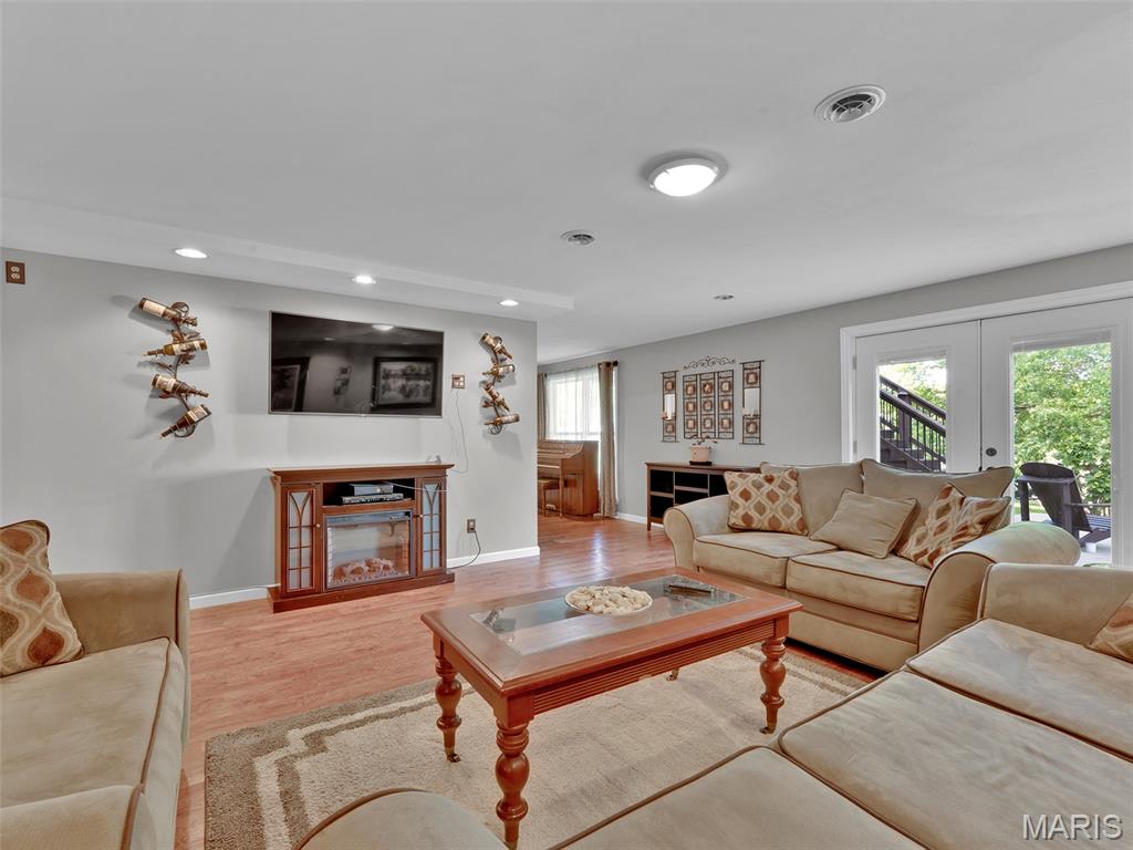 6915 Fieldstone Farms Drive
