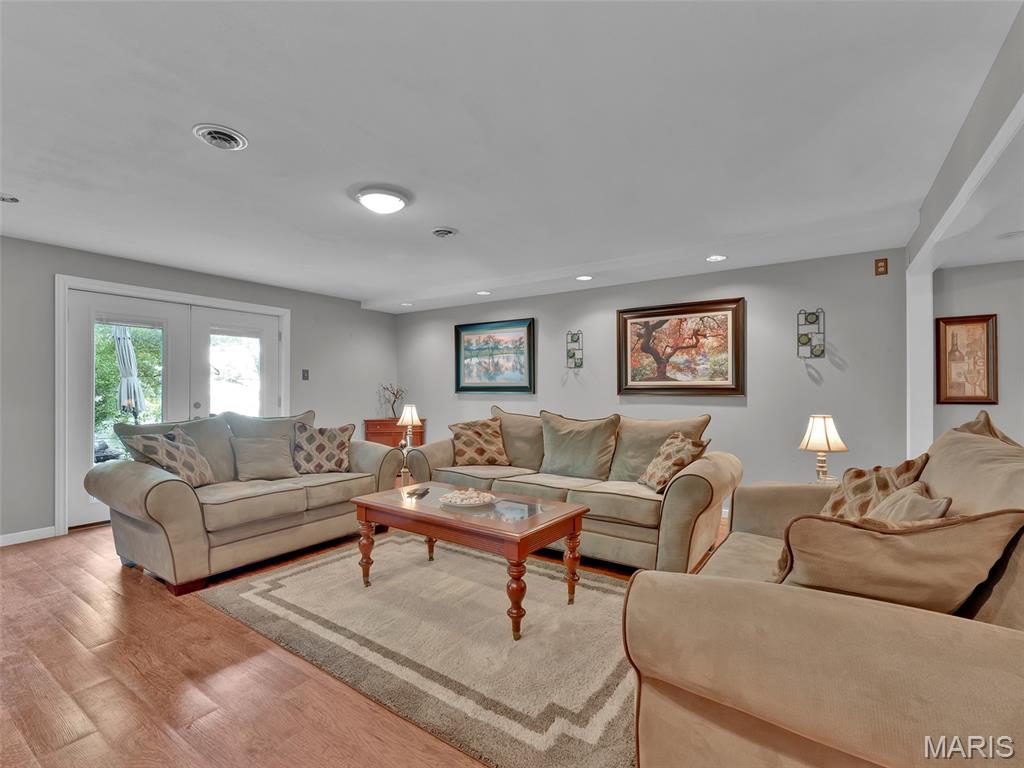 6915 Fieldstone Farms Drive