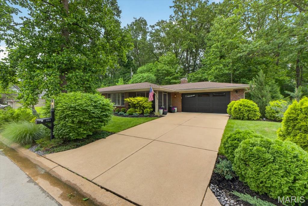 2316 Divot Drive