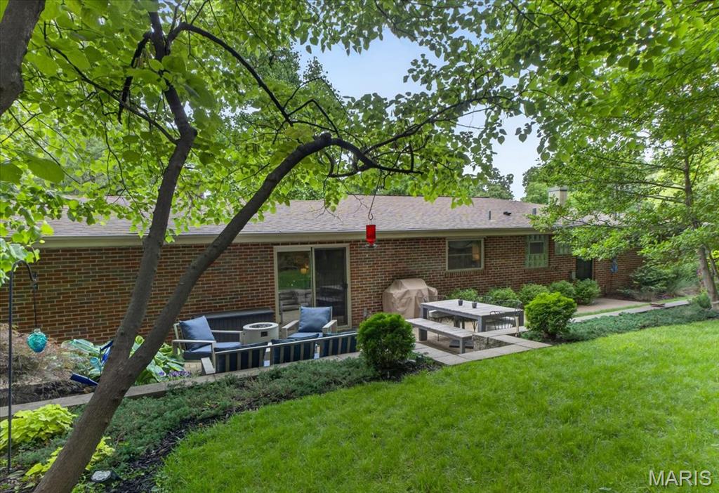 2316 Divot Drive