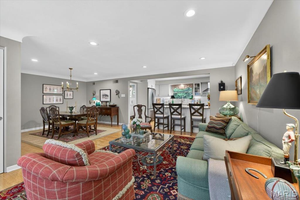 2316 Divot Drive