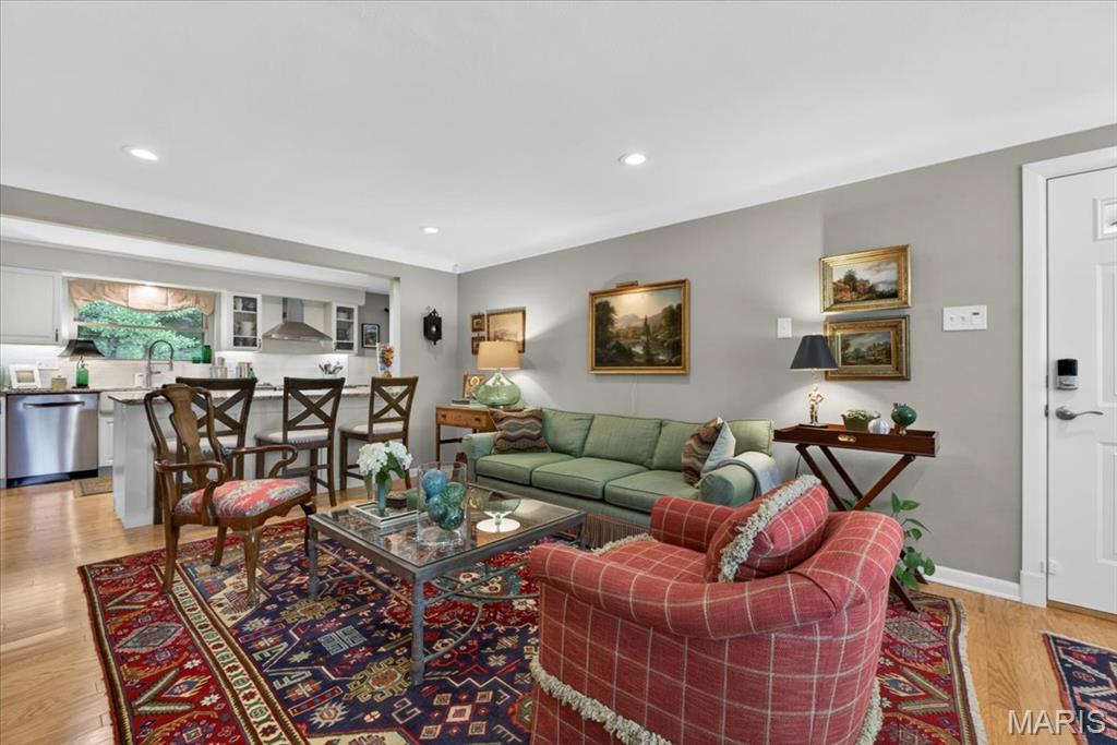 2316 Divot Drive