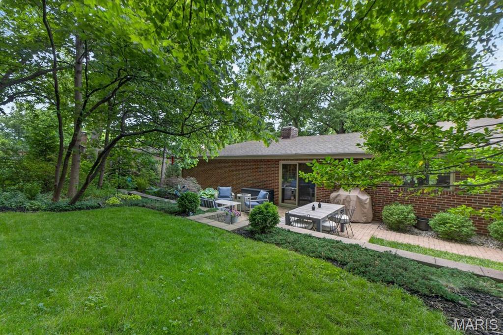 2316 Divot Drive