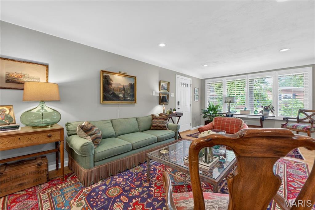 2316 Divot Drive