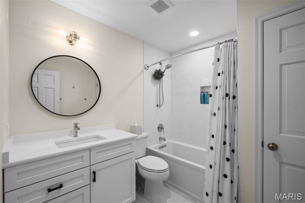 825 Greenwich Green Lane