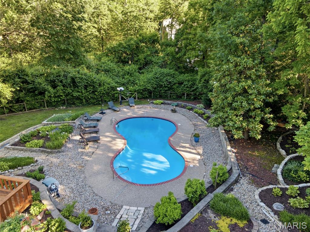 825 Greenwich Green Lane