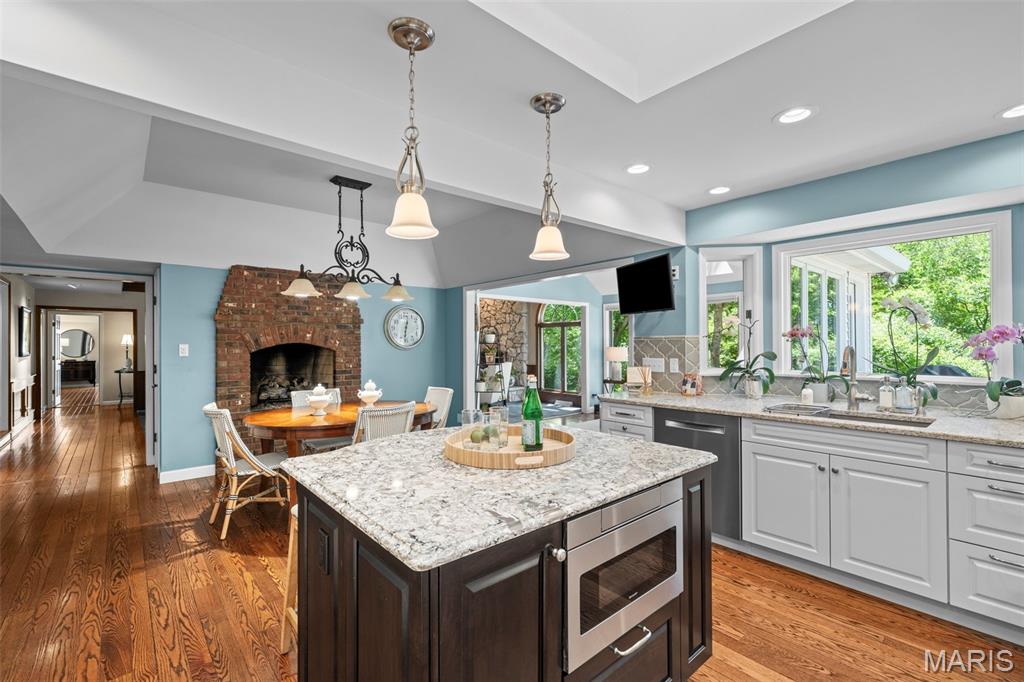 825 Greenwich Green Lane