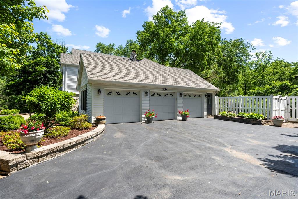 825 Greenwich Green Lane