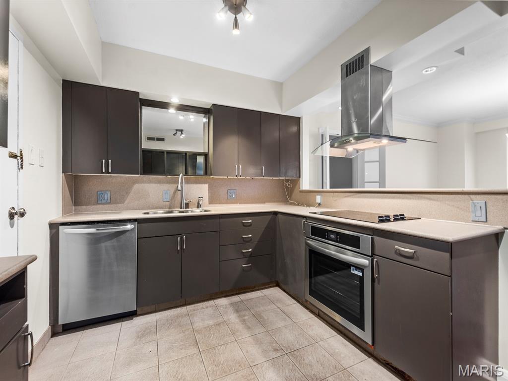 900 S Hanley Road Unit: 3D