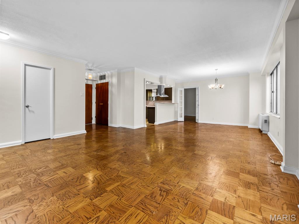 900 S Hanley Road Unit: 3D