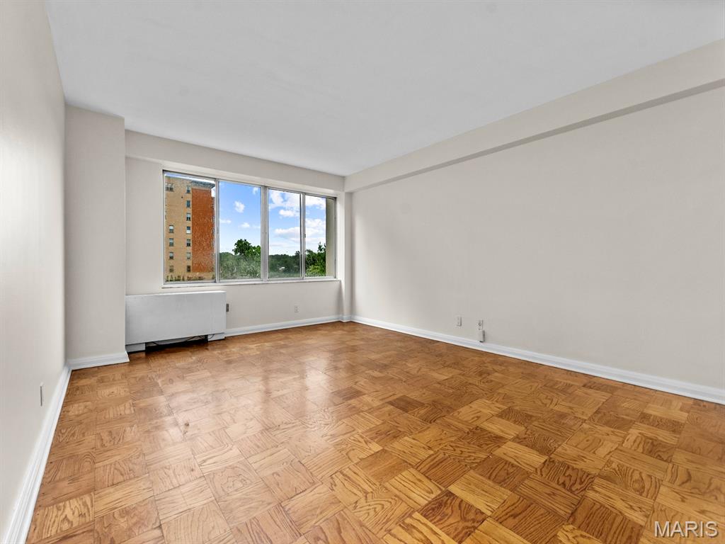 900 S Hanley Road Unit: 3D