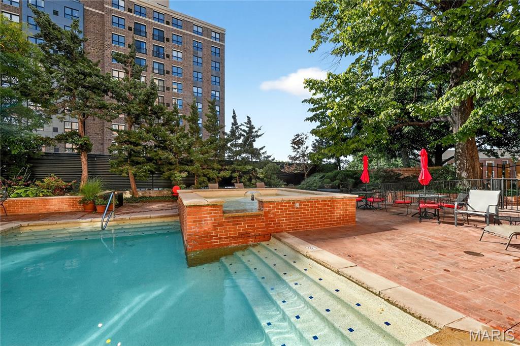 900 S Hanley Road Unit: 3D