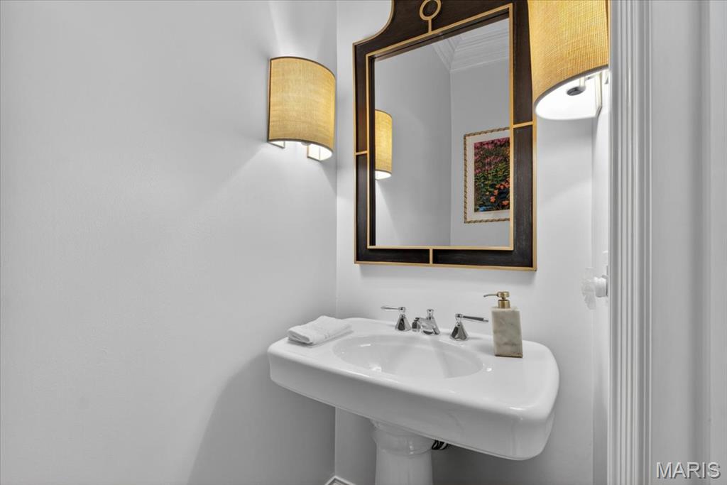 312 N Brentwood Boulevard Unit: 3