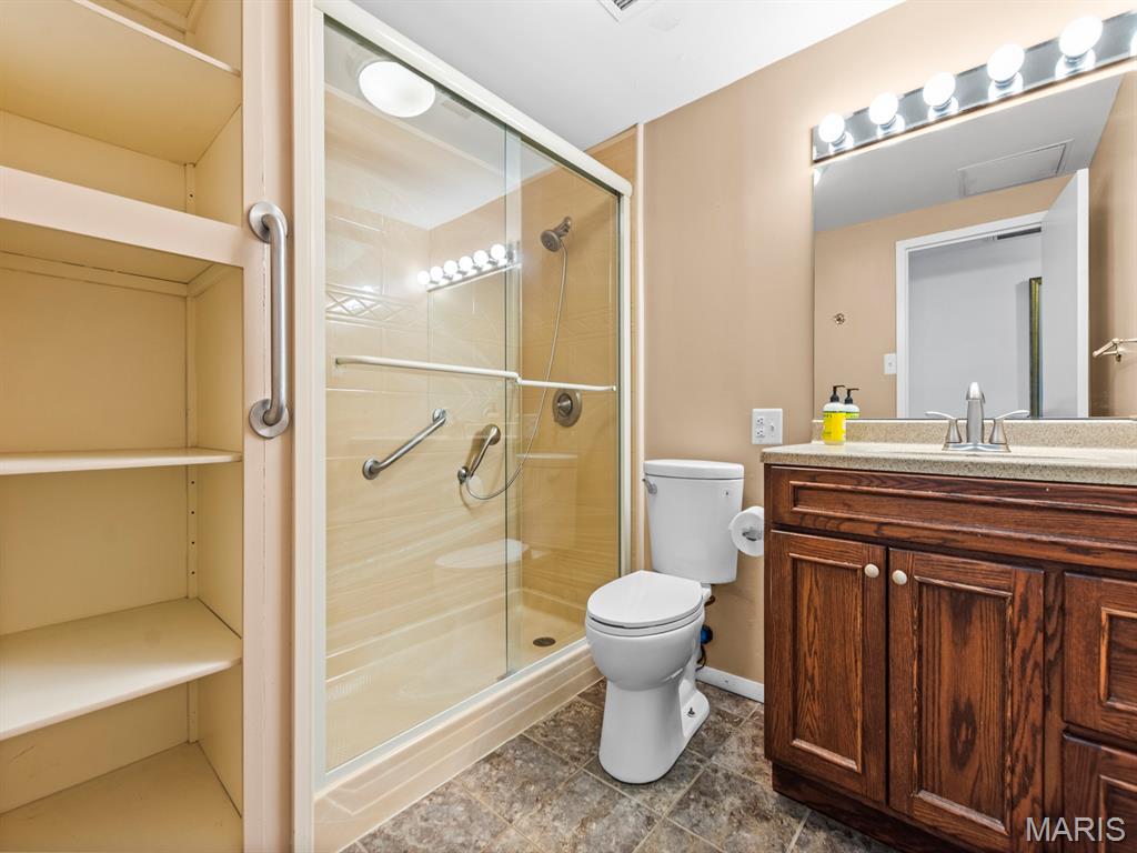 200 S Brentwood Boulevard Unit: 13F