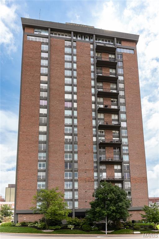 200 S Brentwood Boulevard Unit: 13F