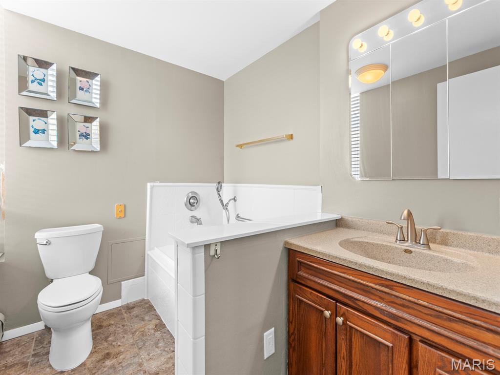 200 S Brentwood Boulevard Unit: 13F