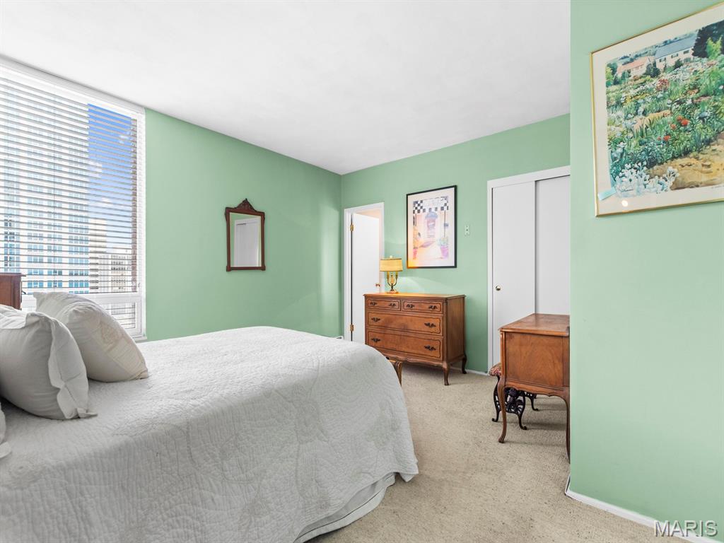 200 S Brentwood Boulevard Unit: 13F