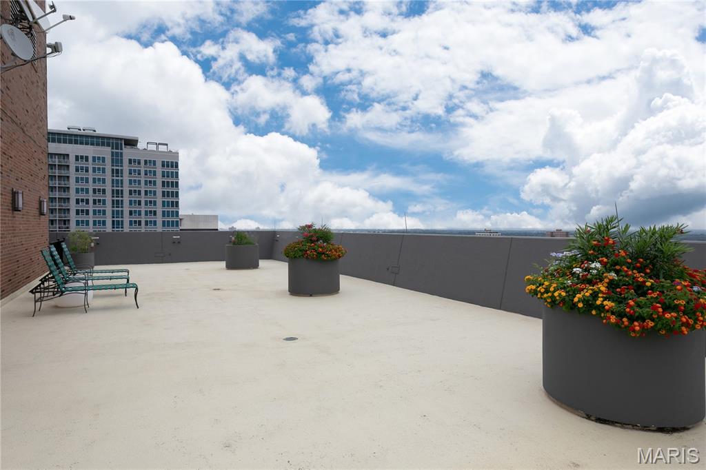 200 S Brentwood Boulevard Unit: 13F