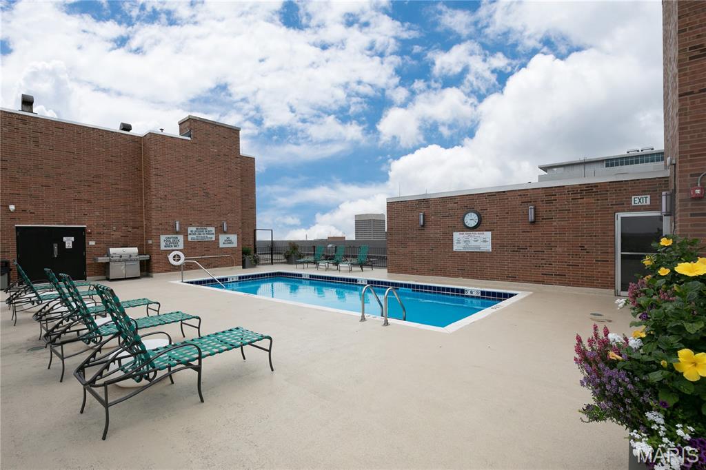 200 S Brentwood Boulevard Unit: 13F