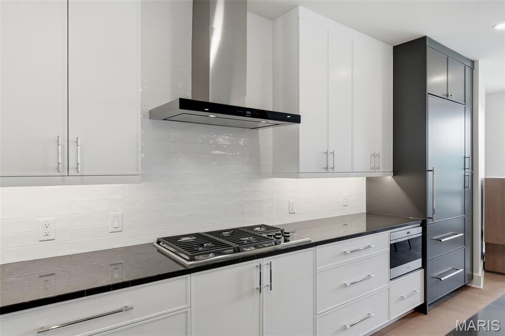 8250 Forsyth Boulevard Unit: 302