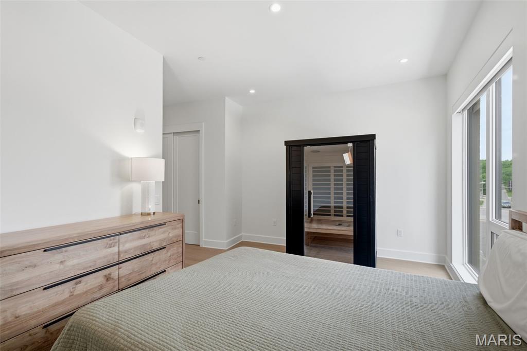 8250 Forsyth Boulevard Unit: 302