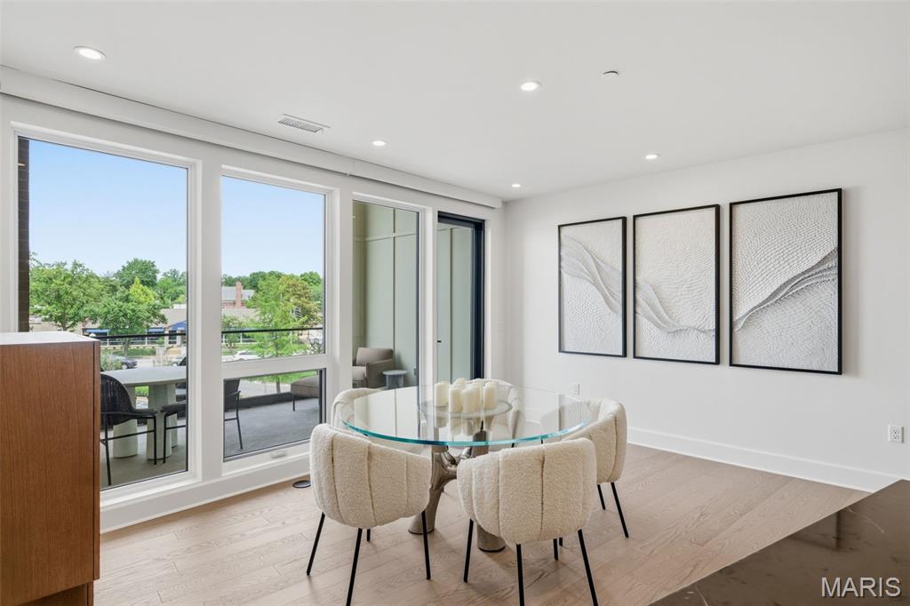 8250 Forsyth Boulevard Unit: 302