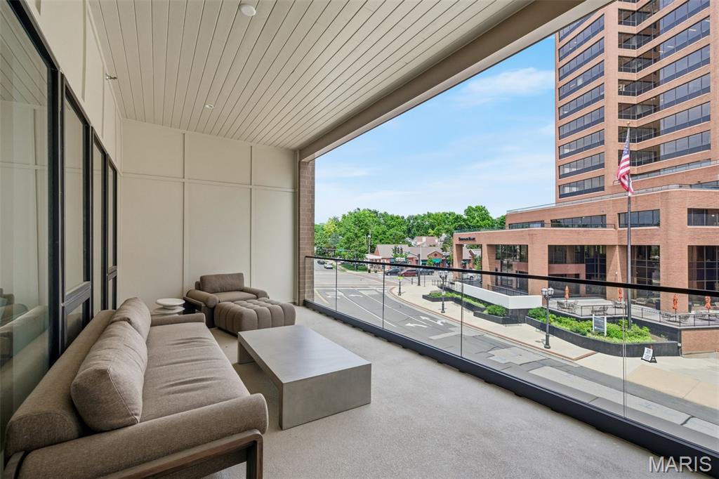 8250 Forsyth Boulevard Unit: 302