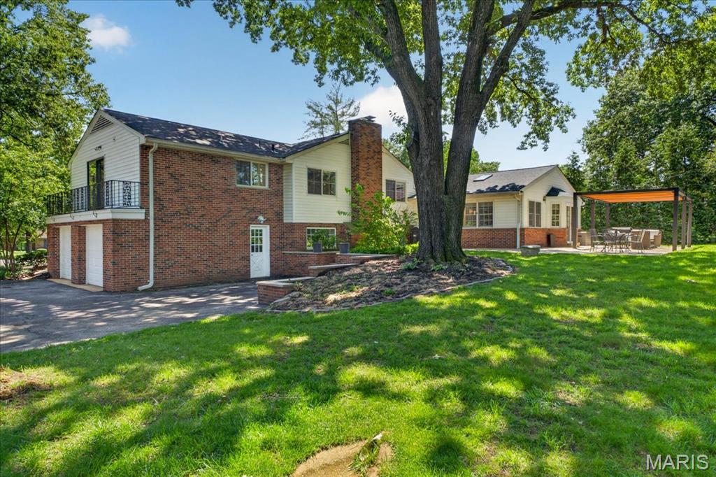 8 Clerbrook Lane